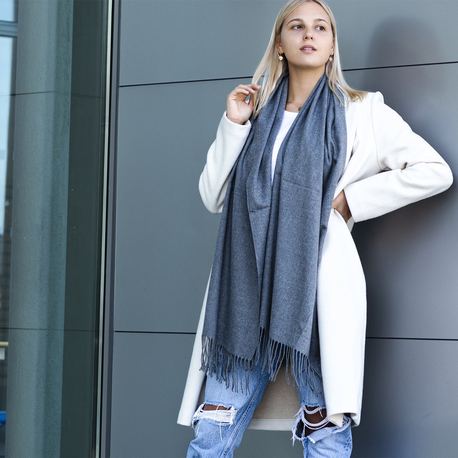 Winterschal mit Fransen Kornblau - RIEMTEX
